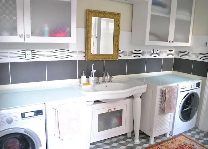 Maris Alsancak Center *