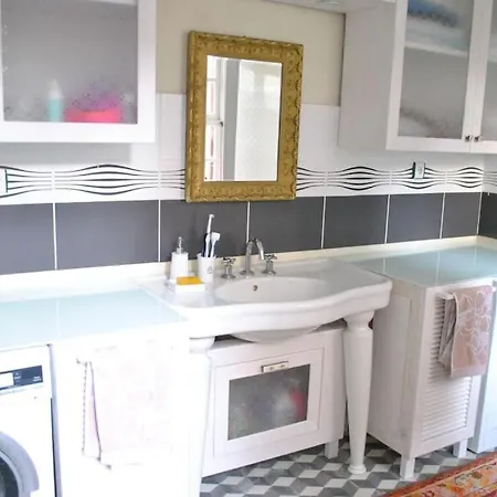 Maris Alsancak Center *